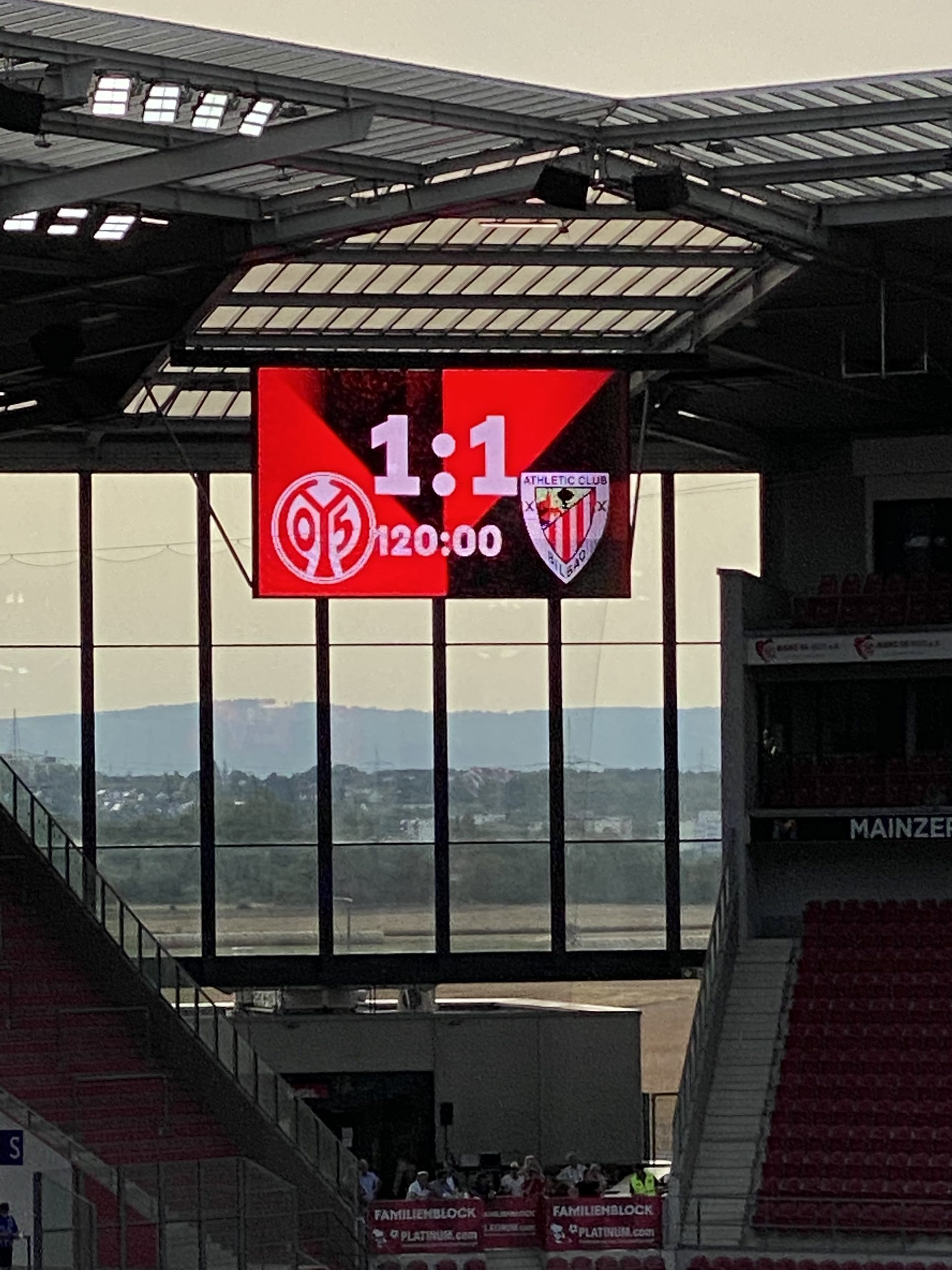 You are currently viewing Zwischen Abseitspfiffen und dem Fanclubtreffen – Das Testspiel Mainz 05 – Athletic Club Bilbao
